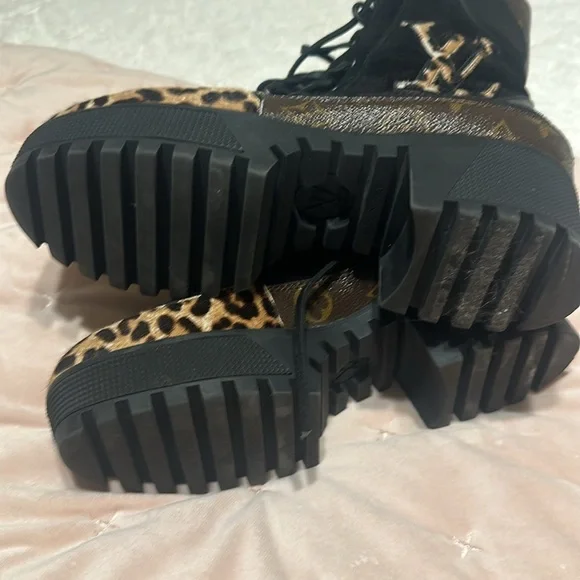 Louis Vuitton Laureate Platform Desert Boot - Picture 4 of 6